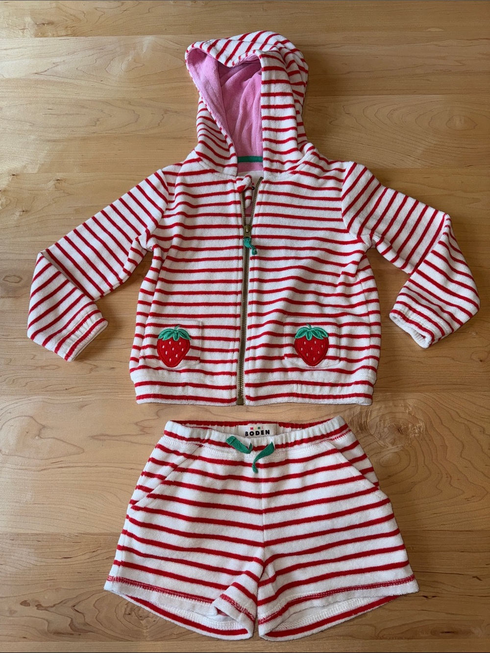 Mini Boden Striped Strawberry Terrycloth Set with matching shorts 2-3 years 🍓